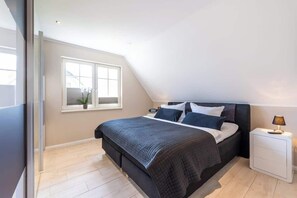 3 bedrooms, iron/ironing board, WiFi