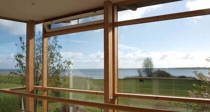 Glashaus direkt am Müritzufer