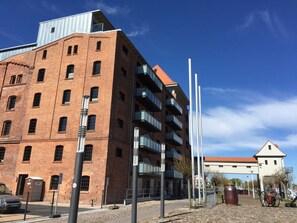 المنشأة من الخارج