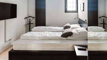 2 bedrooms, soundproofing, WiFi