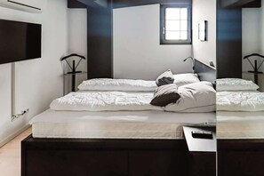 2 bedrooms, soundproofing, WiFi