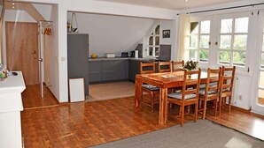 Dining - Reetdachfachwerkvilla OG (Bergen auf Rügen)