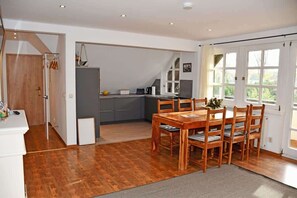 Dining - Reetdachfachwerkvilla OG (Bergen auf Rügen)