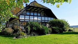 Exterior - Reetdachfachwerkvilla OG (Bergen auf Rügen)