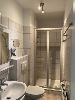 Dusj og hårføner