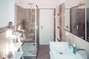 Douche, séchoir à cheveux