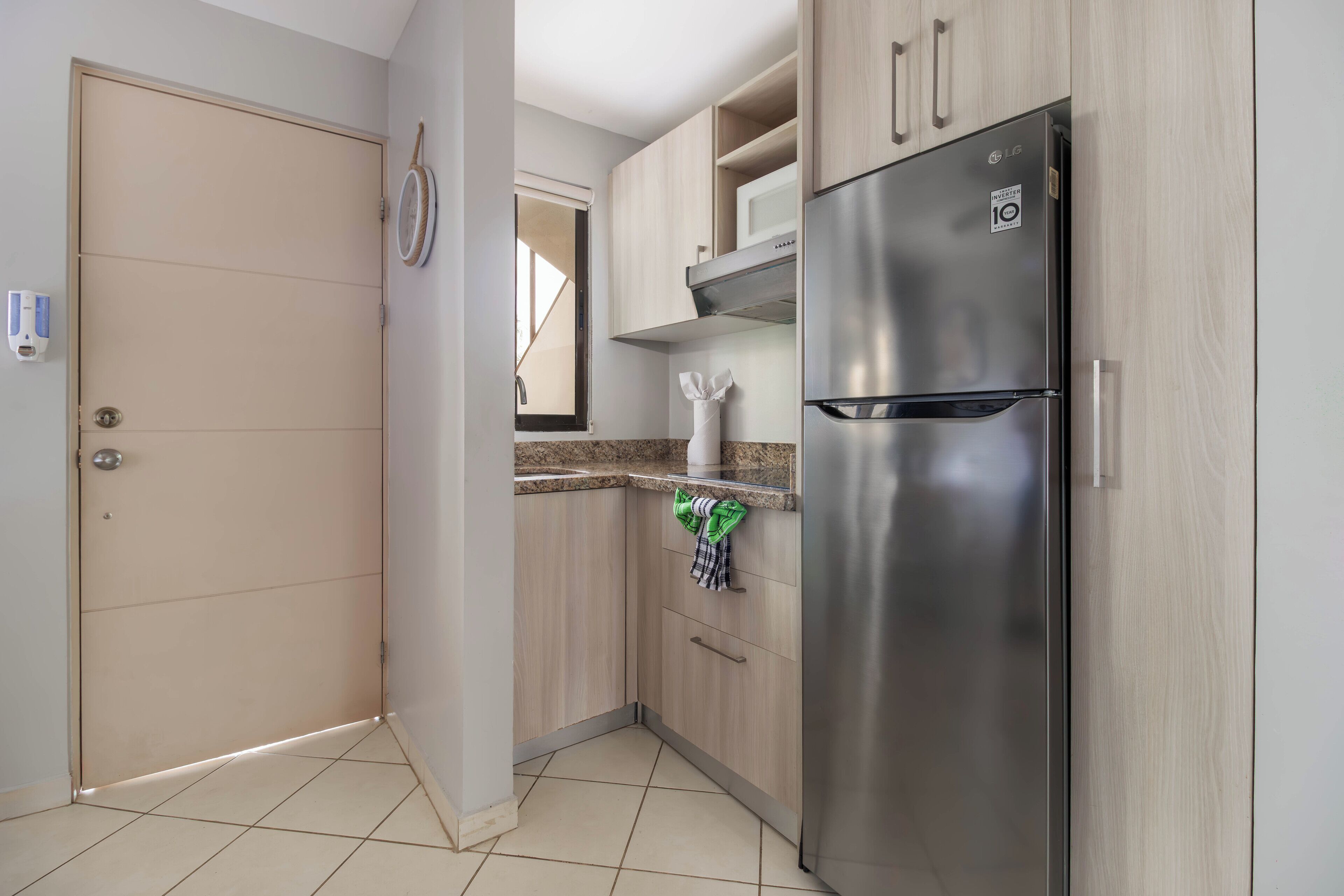 Fridge, microwave, coffee/tea maker, electric kettle