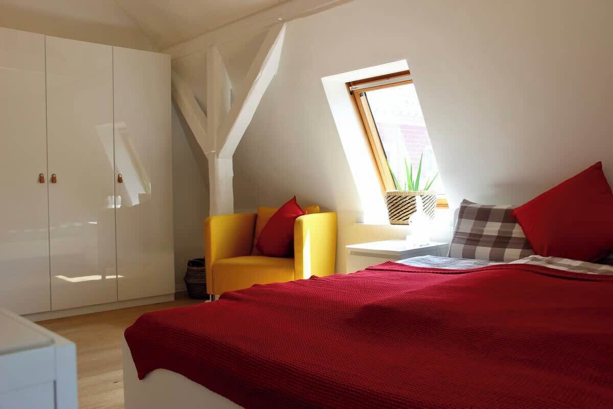 4 Schlafzimmer, Schreibtisch, Bügeleisen/Bügelbrett, WLAN