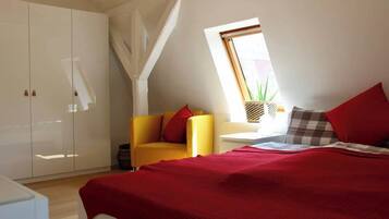 4 Schlafzimmer, Schreibtisch, Bügeleisen/Bügelbrett, WLAN