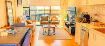 Charming 3-bedroom house with fitness room, WiFi in vibrant Auckland