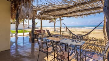 Villa Confort, vista al océano | Terraza o patio