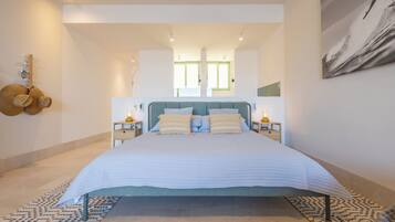 Deluxe Dessert View Suite