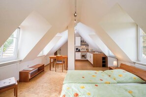 Travel crib, WiFi