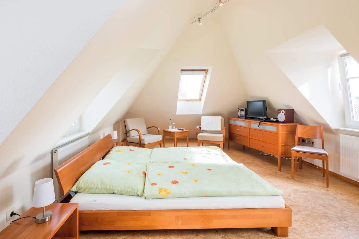 Travel crib, WiFi