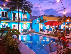 Outdoor pool - Hotel Evenezer El Paredon (Sipacate)