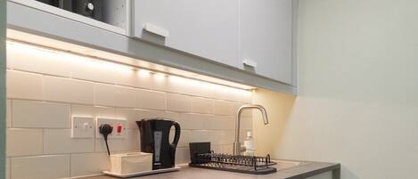 Refrigerador, microondas, parrilla de estufa y lavavajillas