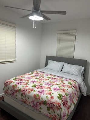 WiFi, bed sheets