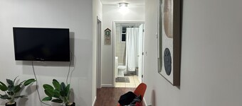 Charming 2-bedroom house in Saline with WiFi and AC