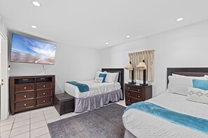 3 bedrooms, iron/ironing board, WiFi, bed sheets