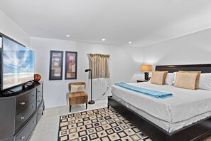 3 habitaciones, tabla de planchar con plancha, wifi y ropa de cama 