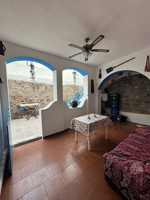 Interior - Apartment with patio Calasetta (Calasetta)