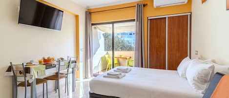 熨斗/熨衣板、免费 WiFi、床单