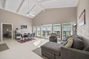 House (3 Bedrooms) | Property amenity - Parijatha by Ryson Vacation Rentals (Galveston)
