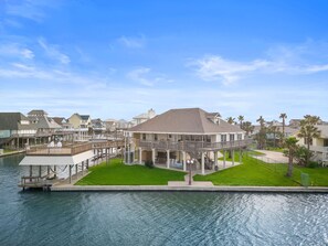 House (4 Bedrooms) | Property amenity - Bay Vista by Ryson Vacation Rentals (Galveston)