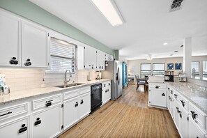 Nhà (4 Bedrooms) | Tiện nghi, dịch vụ nơi lưu trú