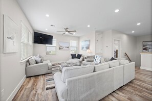 Nhà (4 Bedrooms) | Tiện nghi, dịch vụ nơi lưu trú