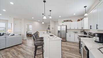 House (4 Bedrooms) | Property amenity