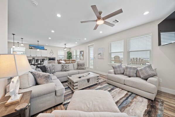 House (4 Bedrooms) | Property amenity - Coral Mountain by Ryson Vacation Rentals (Galveston)