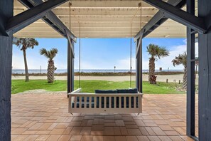 House (4 Bedrooms) | Property amenity - Ocean View by Ryson Vacation Rentals (Galveston)