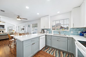 House (3 Bedrooms) | Property amenity