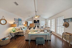 House (3 Bedrooms) | Property amenity