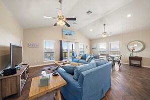 House (3 Bedrooms) | Property amenity