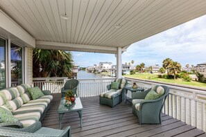 House (6 Bedrooms) | Property amenity - Luna Mar by Ryson Vacation Rentals (Galveston)