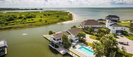 Rumah (6 Bedrooms) | Bagian depan properti