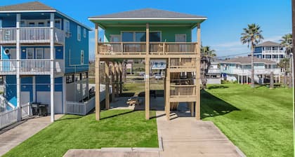 Sunny Beach House by Ryson Vacation Rentals