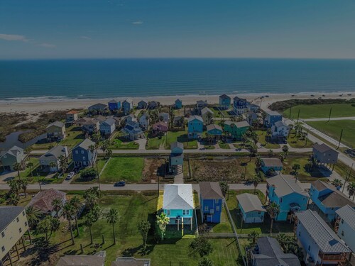 Sunny Beach House by Ryson Vacation Rentals