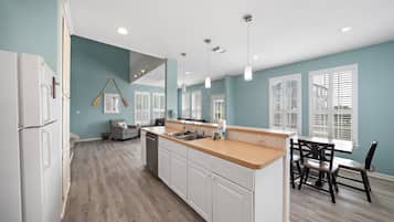 House (3 Bedrooms) | Property amenity
