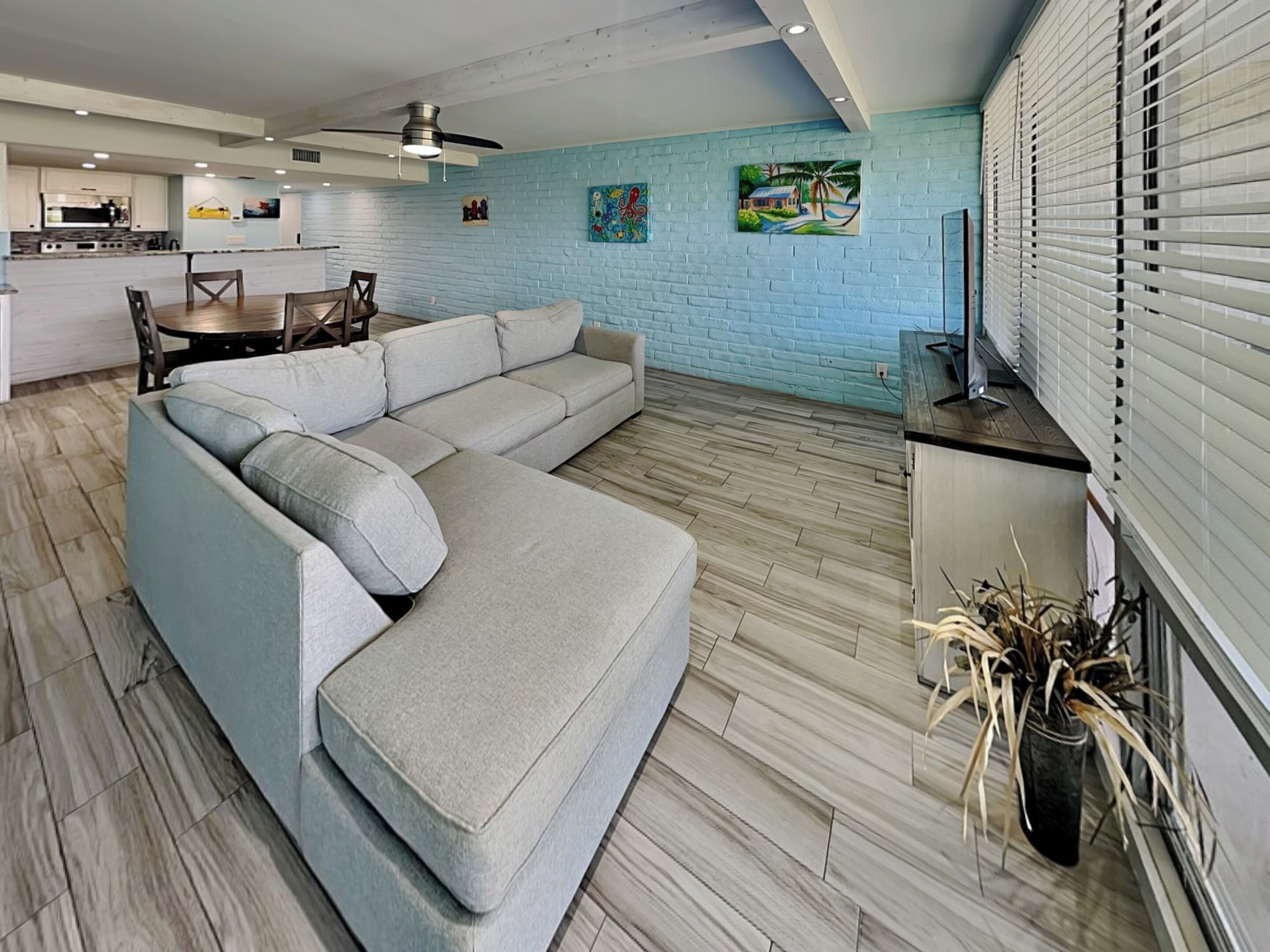 Condo (1 Bedroom) | Living area