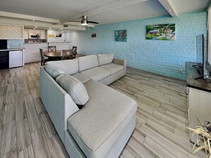 Condo (1 Bedroom) | Property amenity