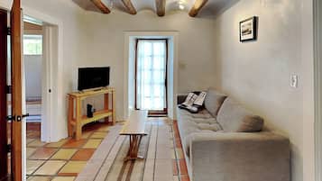 House (2 Bedrooms) | Front of property