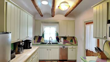 Nhà (2 Bedrooms) | Tiện nghi, dịch vụ nơi lưu trú