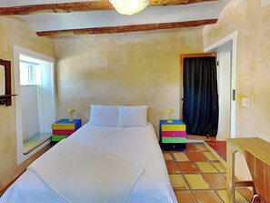 House (2 Bedrooms) | Property amenity