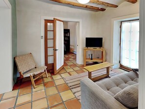 House (2 Bedrooms) | Property amenity