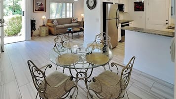 Casa (2 Bedrooms) | Servicio de la propiedad