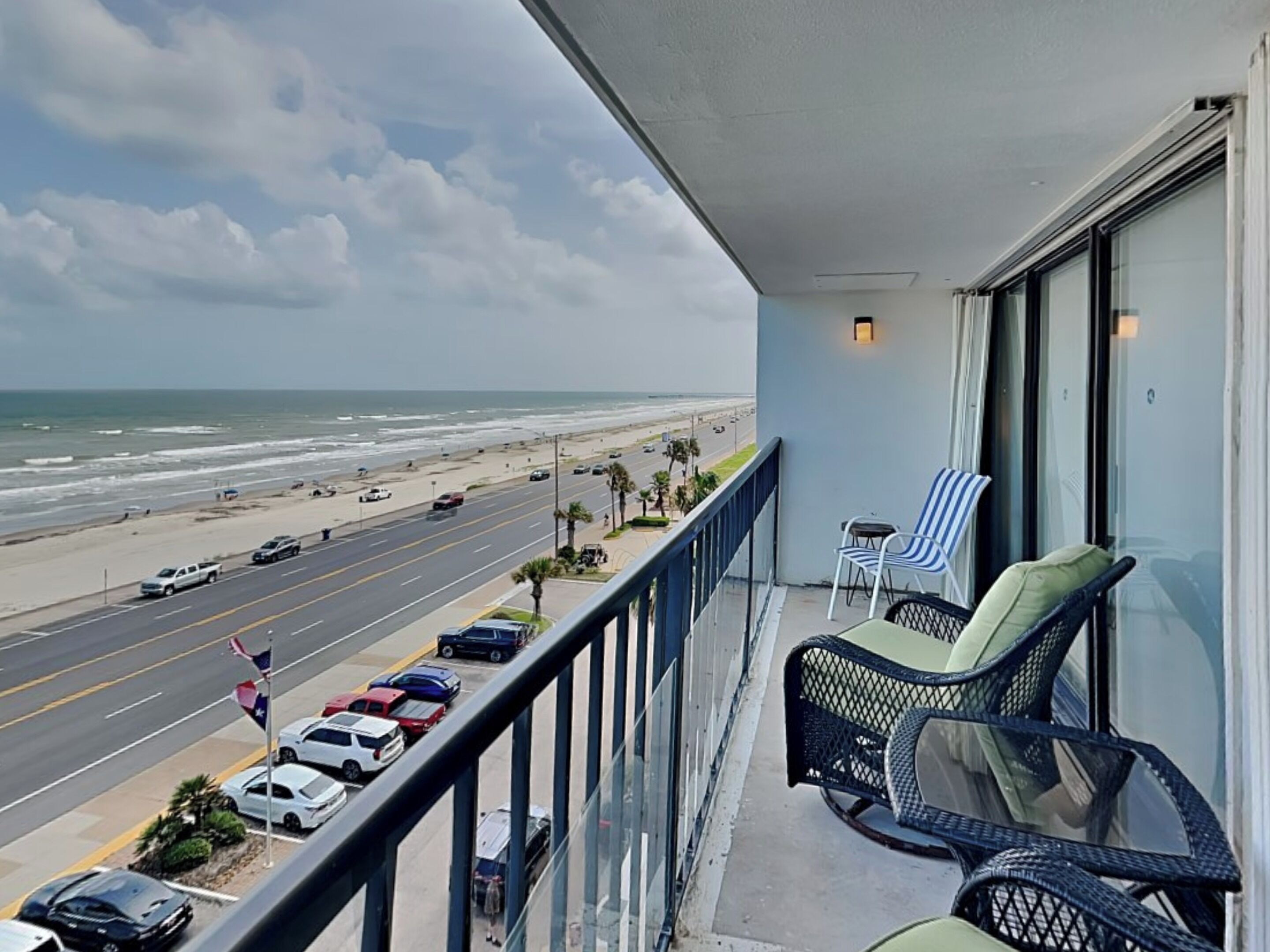 Condo (2 Bedrooms) | Property amenity