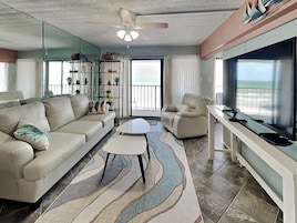 Condo (2 Bedrooms) | Property amenity